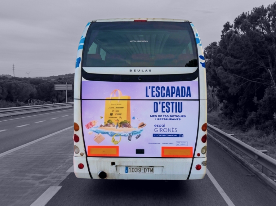 Publicitat en autobusos Girona Lloret de Mar amb campanya de publicitat exterior en moviment gestionat per MC Urban