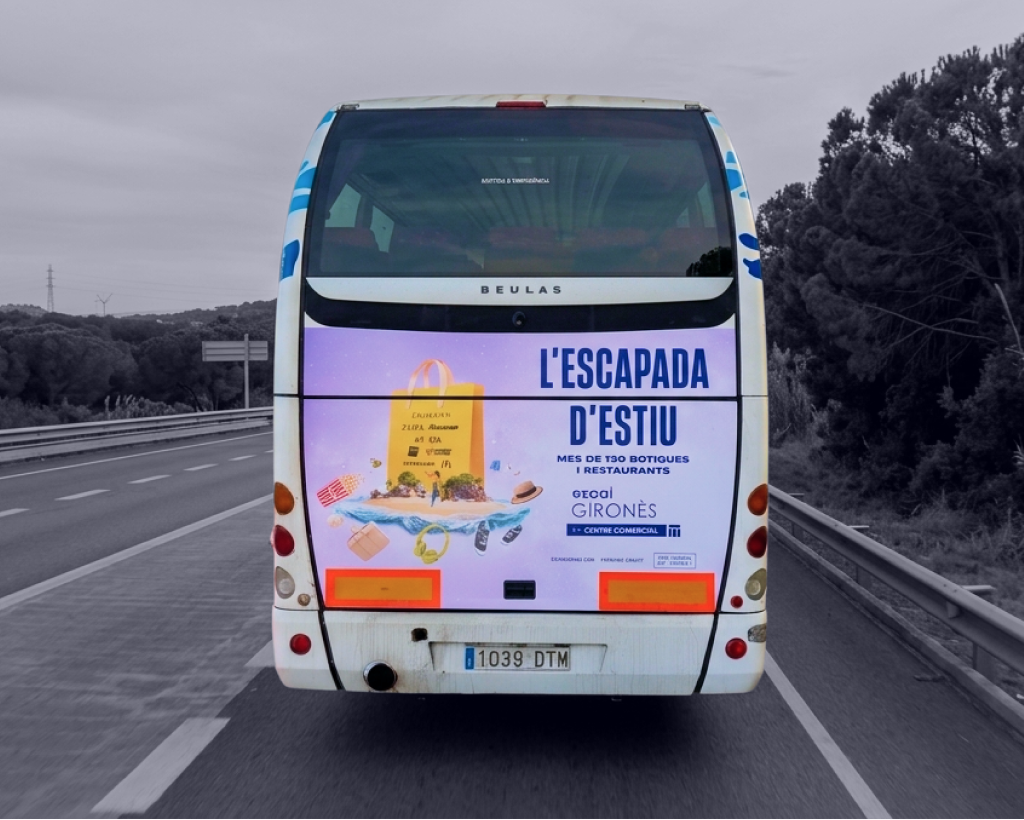 Publicitat en autobusos Girona Lloret de Mar amb campanya de publicitat exterior en moviment gestionat per MC Urban