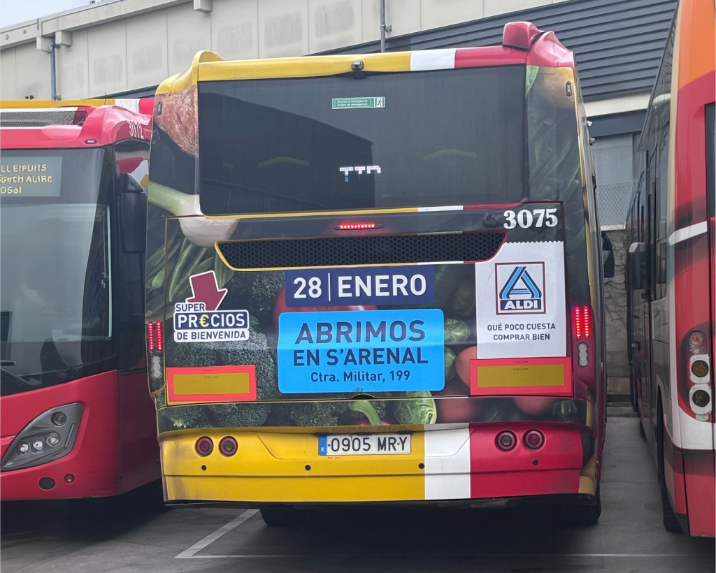Publicitat en autobusos a Mallorca amb campanya de publicitat exterior en moviment gestionat per MC Urban