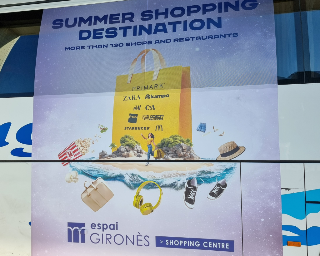 Publicitat en autobusos Girona Lloret de Mar amb campanya de publicitat exterior en moviment gestionat per MC Urban