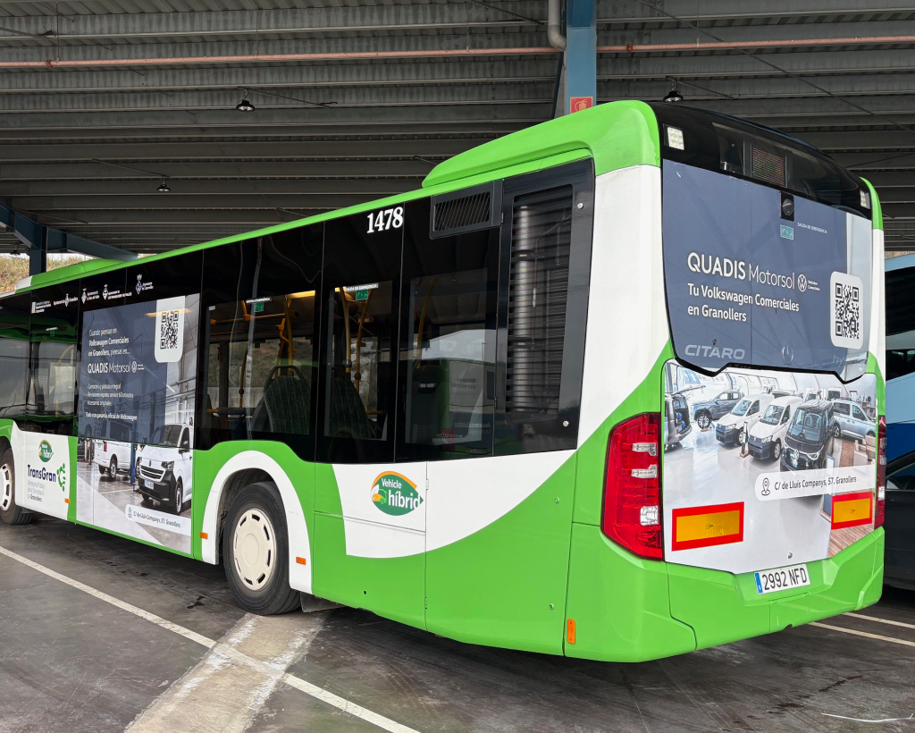 Publicitat en autobús urbà a Granollers amb campanya exterior en circulació gestionat per MC Urban