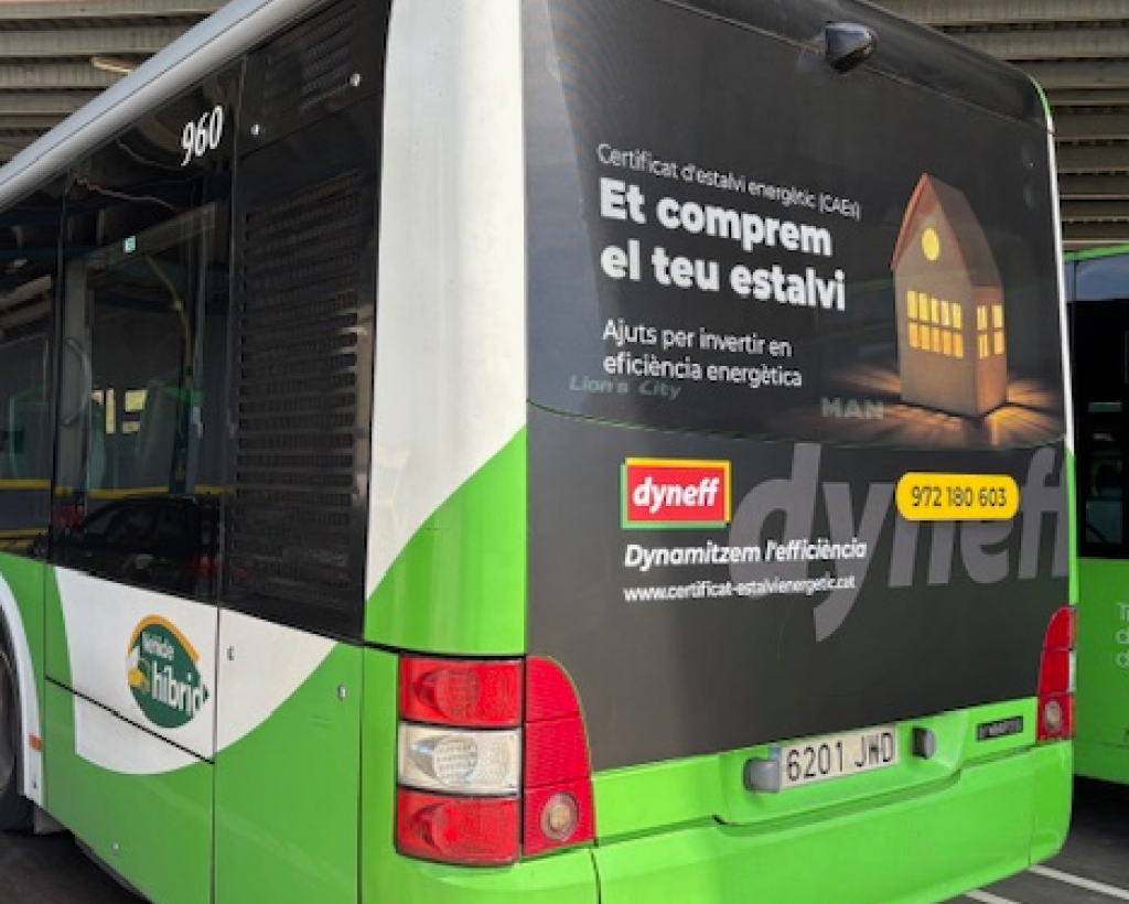 Publicitat en autobús urbà a Granollers amb campanya exterior en circulació gestionat per MC Urban
