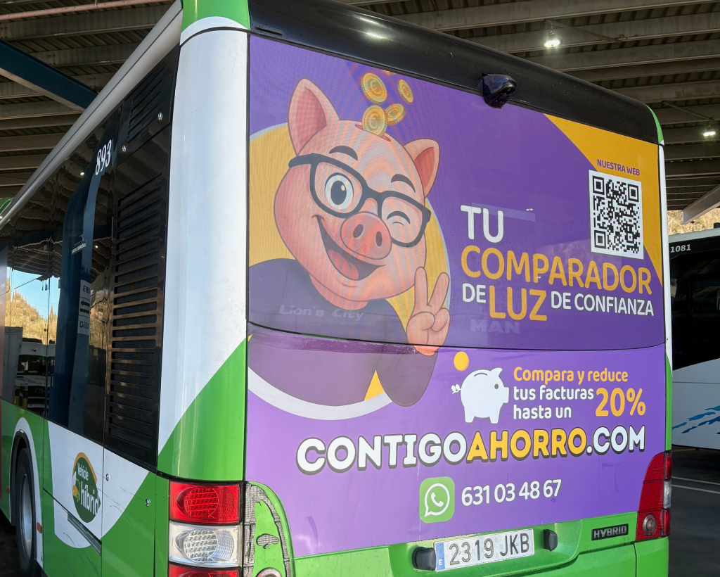 Publicitat en autobús urbà a Granollers amb campanya exterior en circulació gestionat per MC Urban