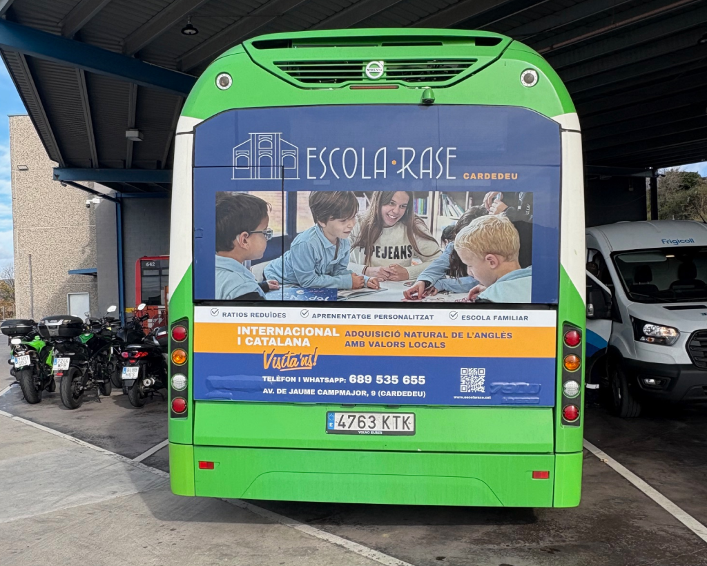 Publicitat en autobús urbà a Granollers amb campanya exterior en circulació gestionat per MC Urban