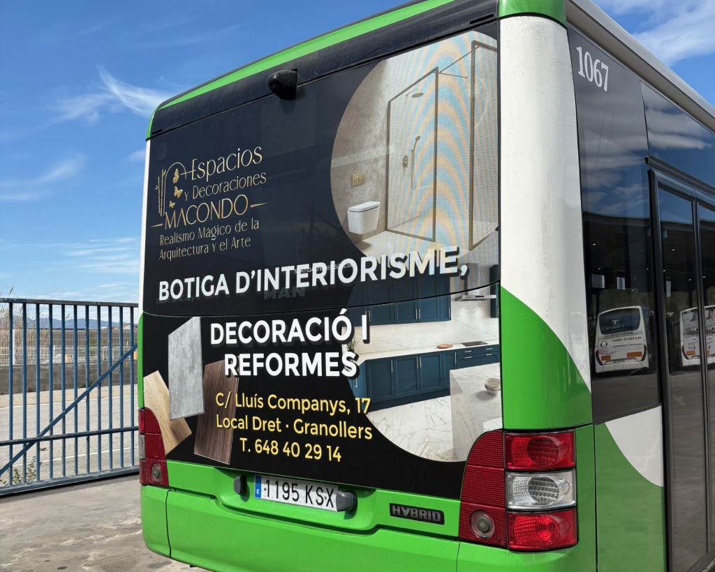 Publicitat en autobús urbà a Granollers amb campanya exterior en circulació gestionat per MC Urban
