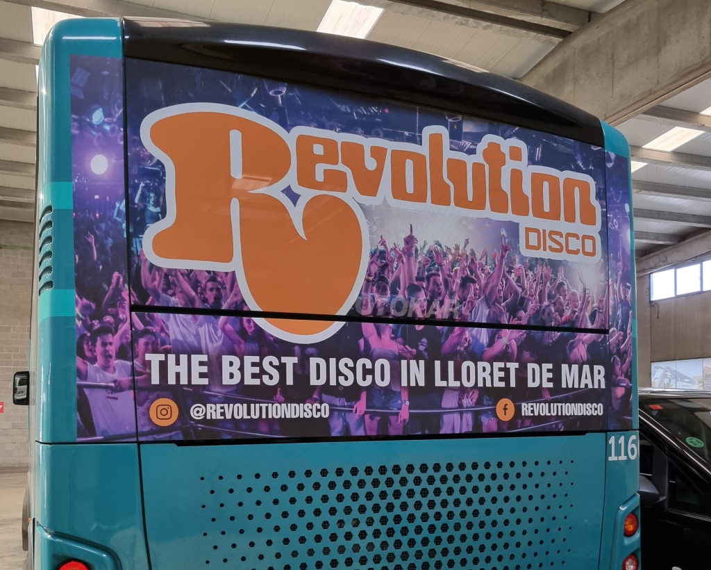 Publicitat en autobús urbà a Lloret de Mar amb campanya exterior en circulació gestionat per MC Urban