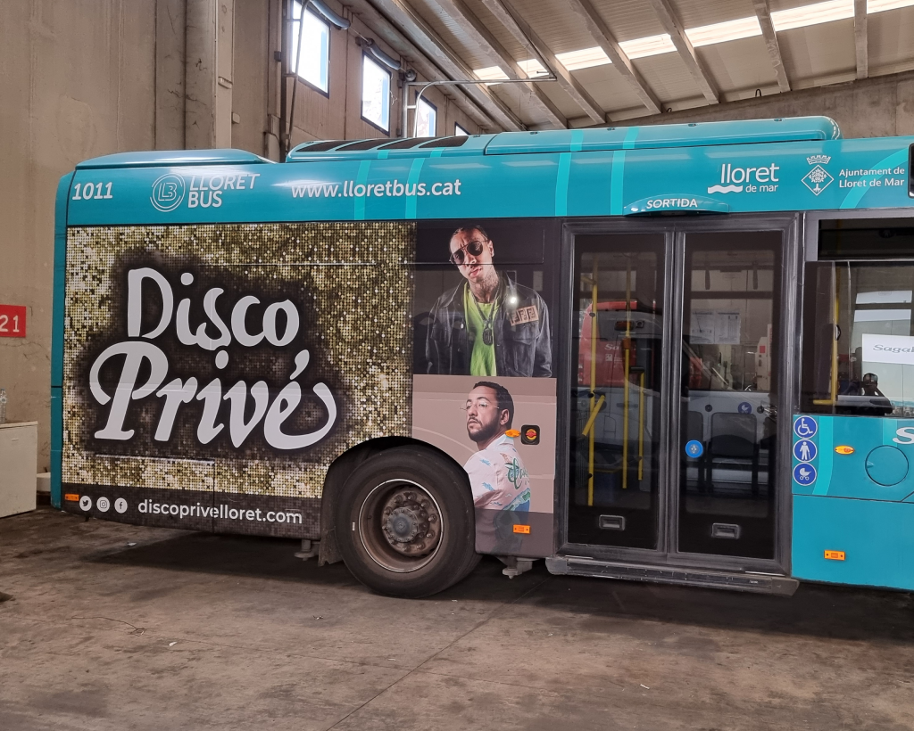 Publicitat en autobús urbà a Lloret de Mar amb campanya exterior en circulació gestionat per MC Urban