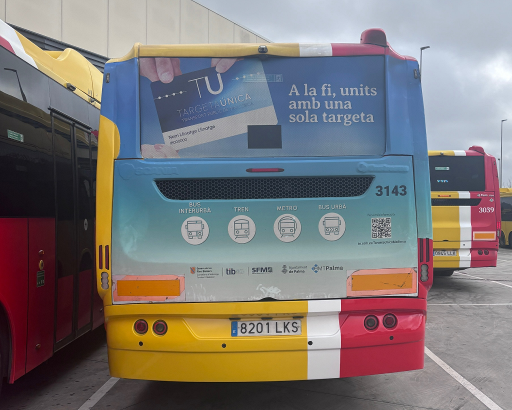 Publicitat en autobusos a Mallorca amb campanya de publicitat exterior en moviment gestionat per MC Urban