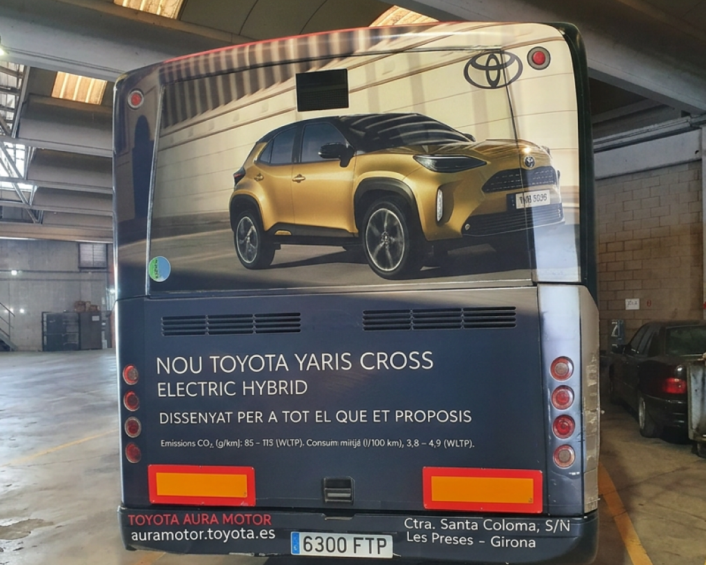 Publicitat en autobús urbà a Olot amb campanya exterior en circulació gestionat per MC Urban