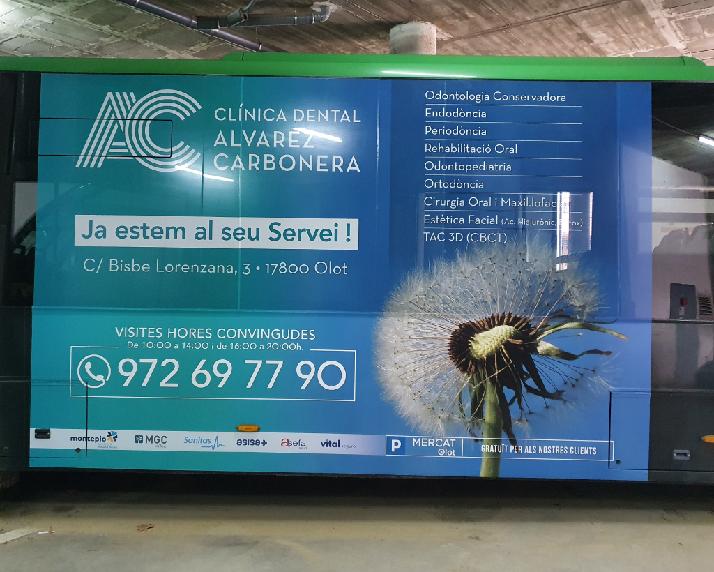 Publicitat en autobús urbà a Olot amb campanya exterior en circulació gestionat per MC Urban